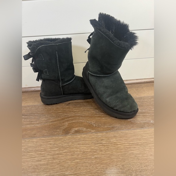 Womens Uggs Black Bailey Bow - Picture 1 of 12